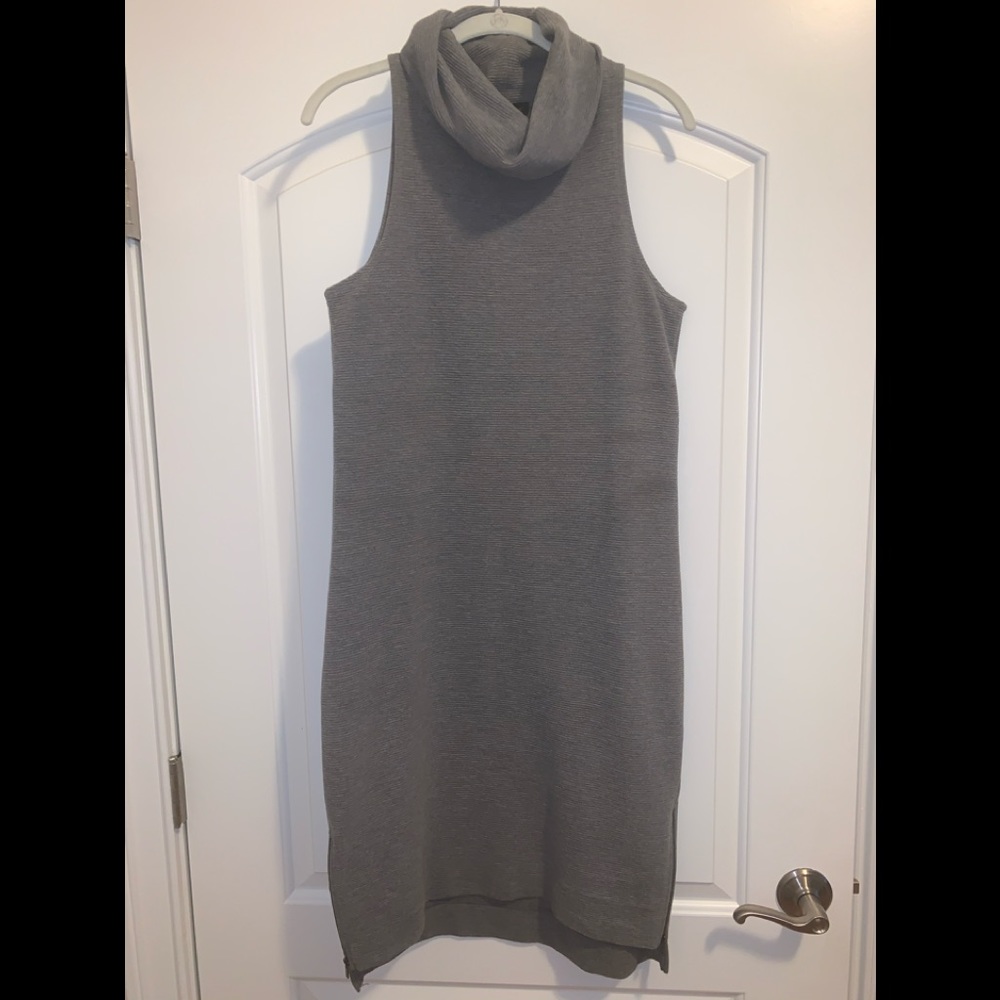 Cowl neck, fitted dress in excellent condition (M)